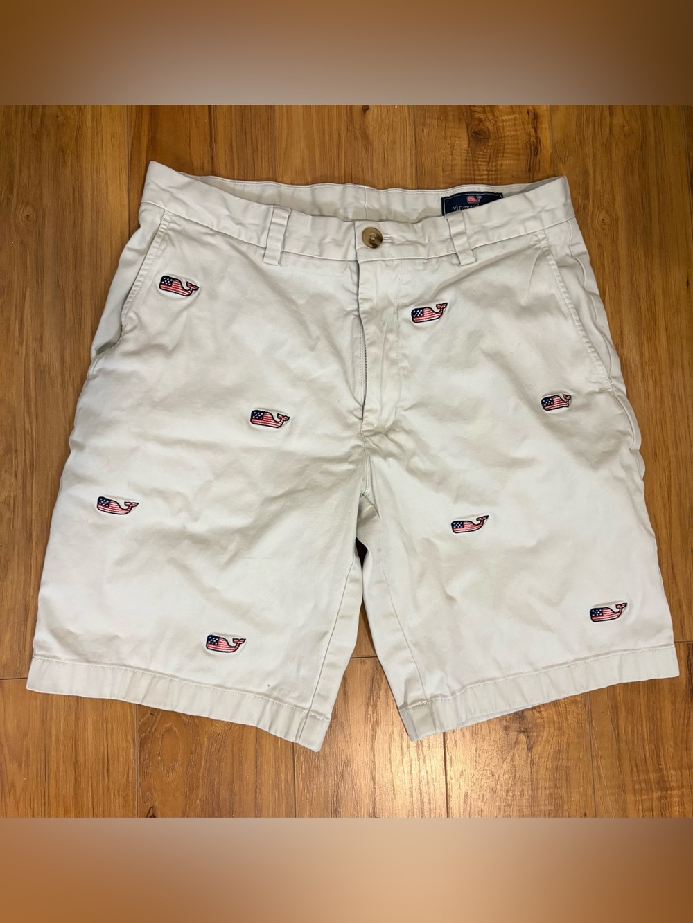 Vineyard Vines Patriotic Whale Chino Shorts Men’s Size 30 White Americana USA